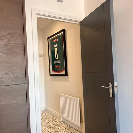 Escape Ordinary In Belfast Apartment Exterior photo